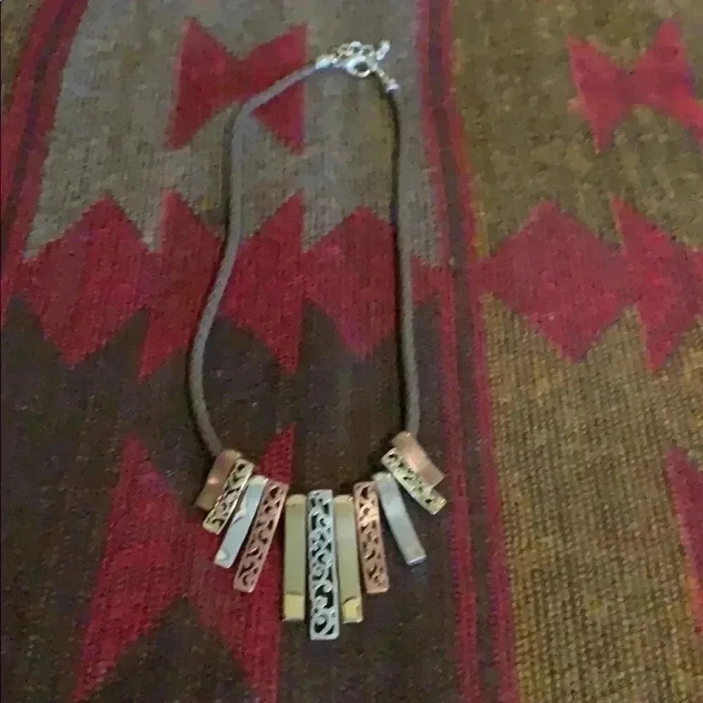 Women’s necklace